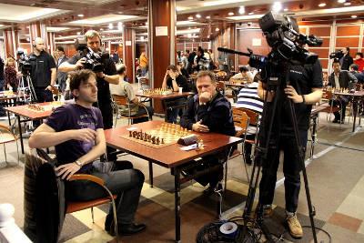 Échecs : Alexander Grischuk lors du blitz à l'Aeroflot 2013 - Photo © Eteri Kublashvili