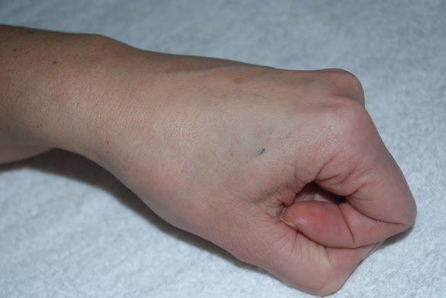 Je me démaquille avec l'huile douceur express de DIOR