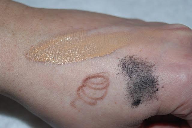 Je me démaquille avec l'huile douceur express de DIOR