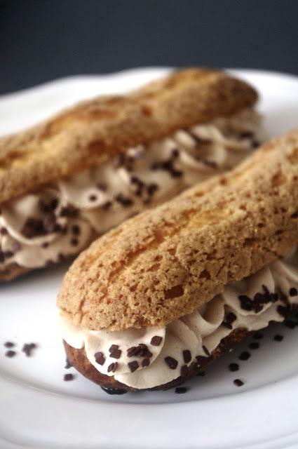 Eclairs au craquelin Chantilly pralinée