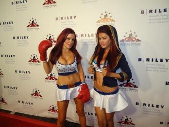 PATRICE EVRA ET LES JUMELLES PLAYBOY PATRICE EVRA ET LES JUMELLES PLAYBOY « CARLA ET MELISSA HOWE »