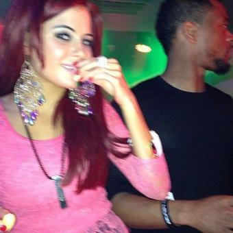 PATRICE EVRA ET LES JUMELLES PLAYBOY PATRICE EVRA ET LES JUMELLES PLAYBOY « CARLA ET MELISSA HOWE »