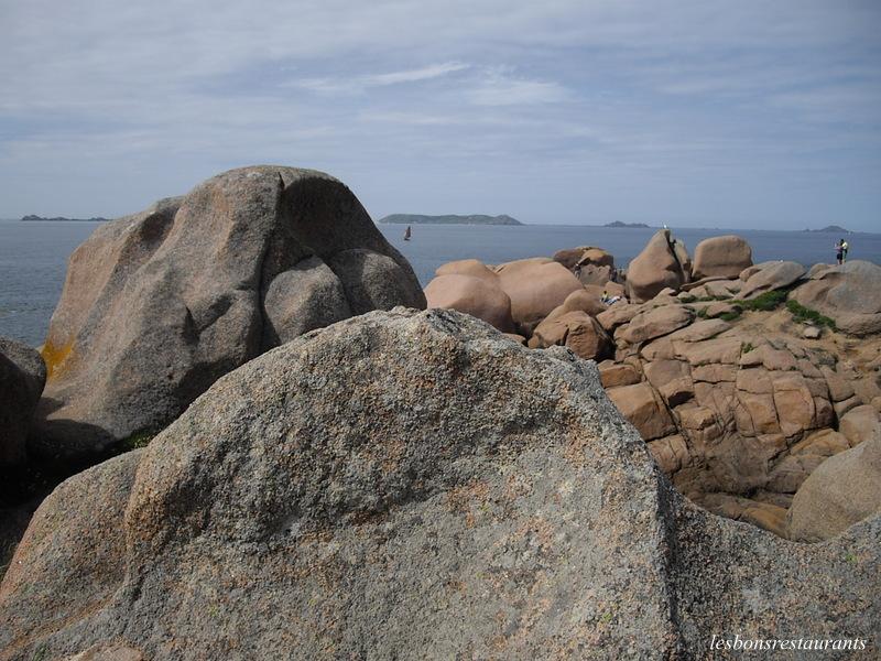 PLOUMANAC'H(22)-Vers le Phare