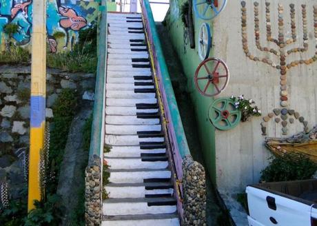 Le meilleur de l'art de rue - street art - art urbain (escaliers piano)