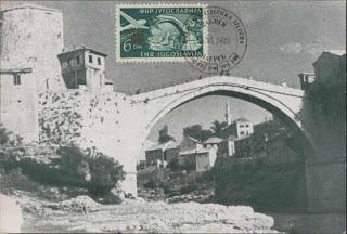 Carte postale ancienne de Stari Most (Mostar) : Les cartes postales sont-elles des « lieux de mémoire » ?