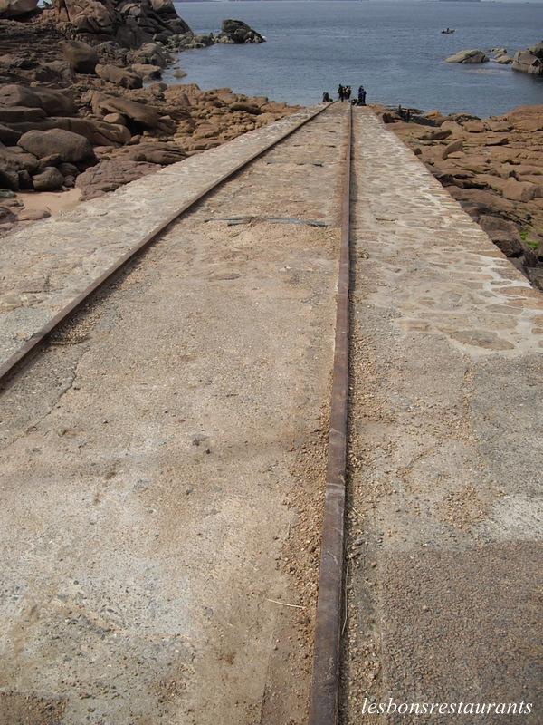 PLOUMANAC'H(22)-Des landes...Des rochers...et Des douaniers
