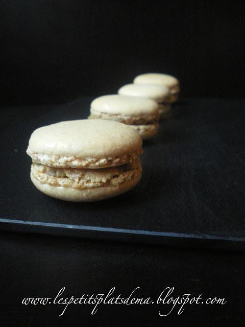 Macarons au foie gras et compotée d’oignons