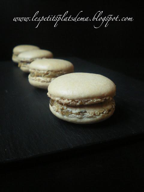 Macarons au foie gras et compotée d’oignons