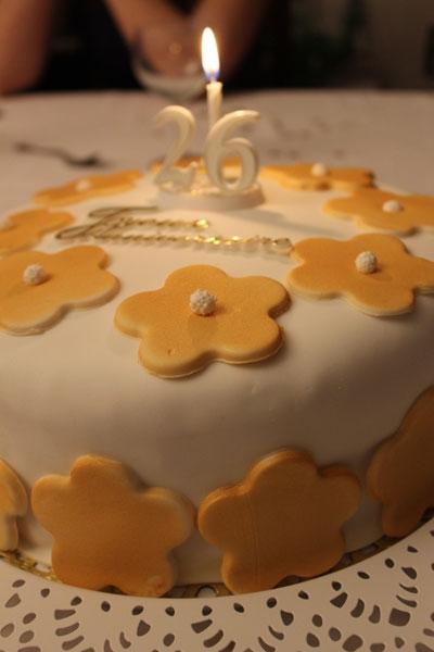décoration de table,anniversaire,gâteau en pâte à sucre