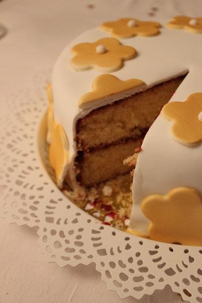 décoration de table,anniversaire,gâteau en pâte à sucre