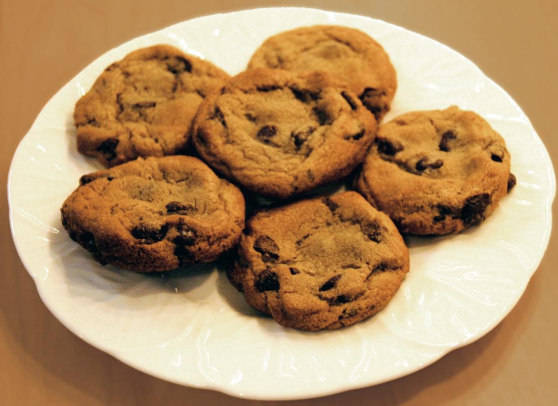 http://upload.wikimedia.org/wikipedia/commons/5/50/Chocolate_chip_cookies.jpg