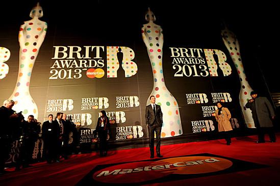 Justin-Timberlake-Brit-Awards-2013-Red-Carpet-U5fWwzxy_Vml.jpg