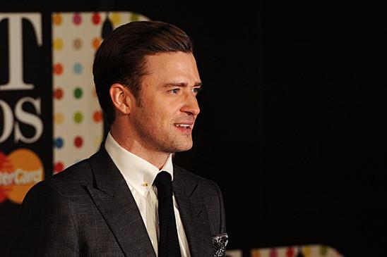 Justin-Timberlake-Brit-Awards-2013-Red-Carpet-IxsVxg3dlfxl.jpg