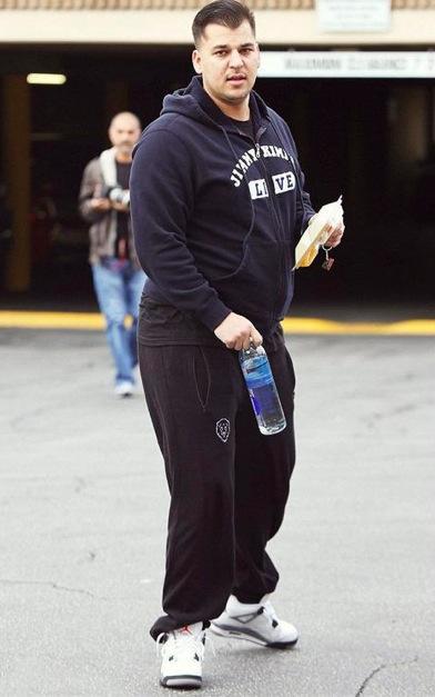 ROB KARDASHIAN : RITA ORA EST PARTIE MAIS 20 KILOS ONT PRIS SA PLACE ROB KARDASHIAN : RITA ORA EST PARTIE MAIS 20 KILOS SONT VENUS LA REMPLACER