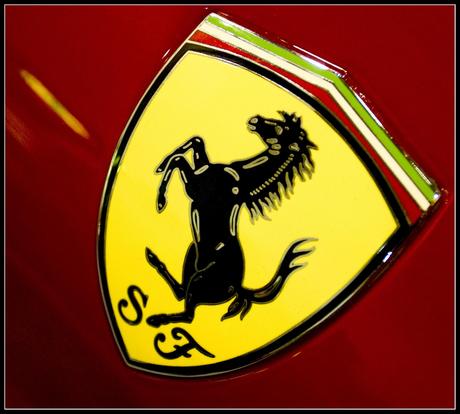 ferrari logo 2012, une année record pour Ferrari