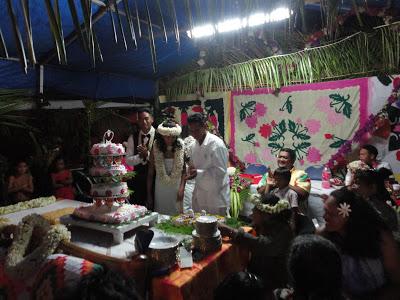 Tuamotu, paradis turquoise et requins...