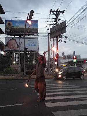 Panama-ciudad con amigos viajeros y malabaristas