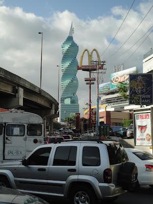 Panama-ciudad con amigos viajeros y malabaristas