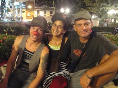 Panama-ciudad con amigos viajeros y malabaristas