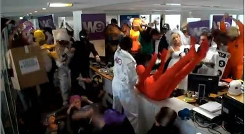 W9 fait son Harlem Shake