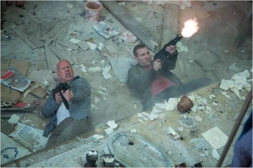 Bruce Willis et Jai Courtney - Die Hard : belle journée pour mourir de John Moore - Borokoff / Blog de critique cinéma