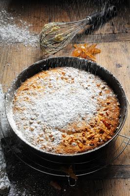 Et si la réconfort'food pouvait aussi se révéler être de la gourmand'food !  Gâteau aux amandes et aux oranges confites !