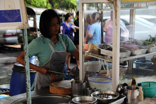 Découverte du marché de Bangkok et du mango sticky rice