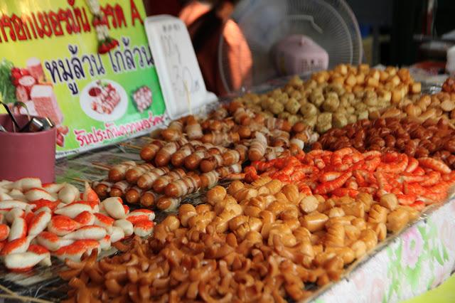 Découverte du marché de Bangkok et du mango sticky rice
