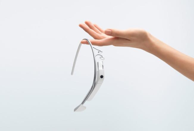 Les Google Glass compatibles avec l'iPhone...