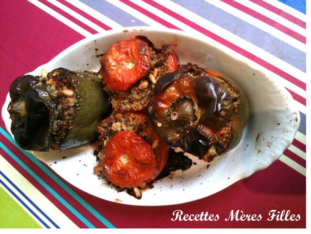 La recette Semoule : Poivrons et tomates farcis à la semoule de couscous et au boeuf