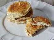 Pancakes salés parmesan, tomates séchées origan