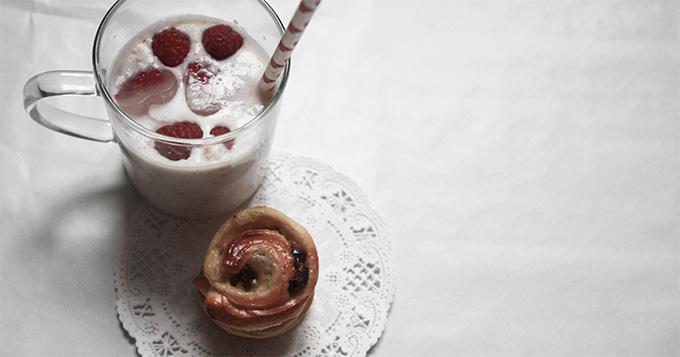 Smoothie vegan et petits pains aux litchis