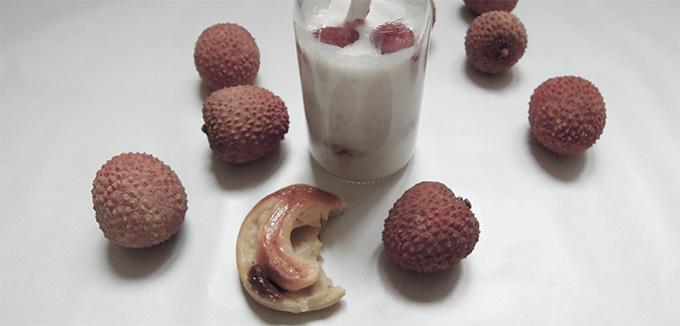 Smoothie vegan et petits pains aux litchis