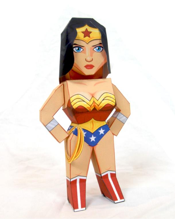 Papercraft  Wonder Woman