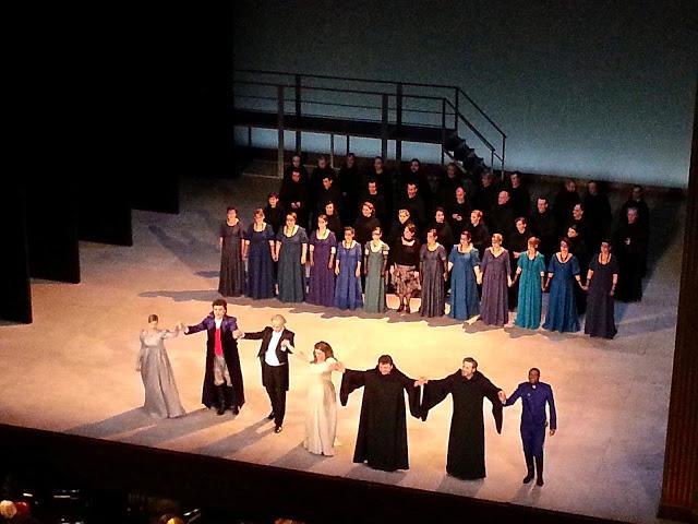 ❛Opéra❜ Gaetano Donizetti, La Favorite enfin en version originale française, au Théâtre des Champs-Élysées • Service minimum scénique... mais grand luxe musical.