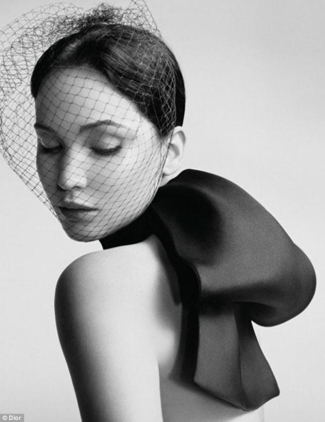 Miss-Dior-Handbag-jennifer-lawrence-nouvelle-egerie-2013--2.jpg