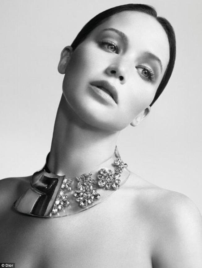 Miss-Dior-Handbag-jennifer-lawrence-nouvelle-egerie-2013--3.jpg