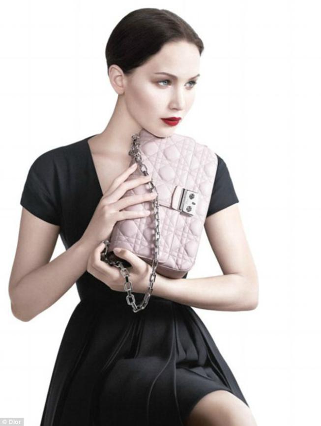 Miss-Dior-Handbag-jennifer-lawrence-nouvelle-egerie-2013--4.jpg