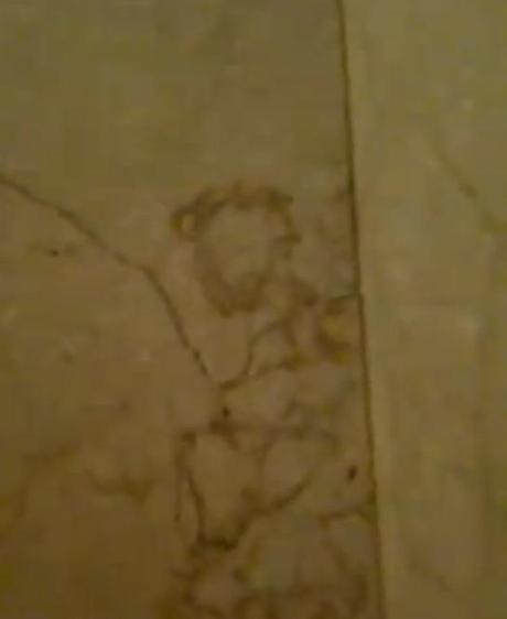 TOUS LES ENDROITS BIZARRES OU LES GENS ONT PRETENDU VOIR LE CHRIST TOUS LES ENDROITS BIZARRES OU LES GENS ONT PRETENDU VOIR LE CHRIST