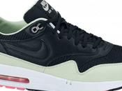 Nike Black Fresh Mint Pink Flash