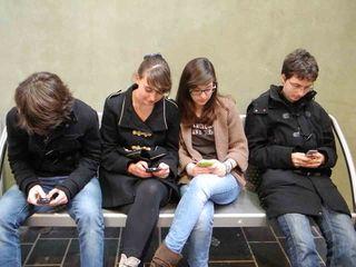 Les-jeunes-français-sont-accros-au-téléphone-portable-addiction