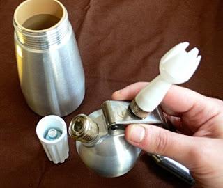 Vous ne raterez plus votre chantilly avec *leSiphon