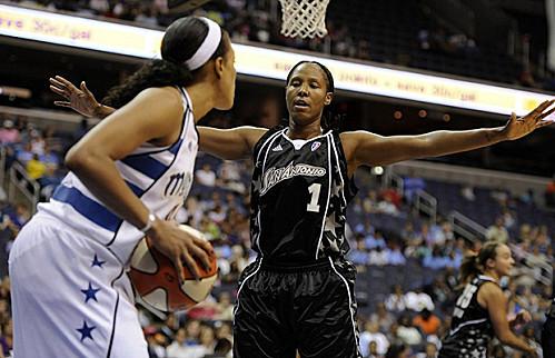 Chamique-HOLDSCLAW--San-Antonio-_complex.com.jpg