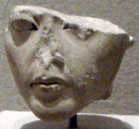 http://upload.wikimedia.org/wikipedia/commons/7/78/Ankhesenpaaten-StatuetteHead_BrooklynMuseum.png
