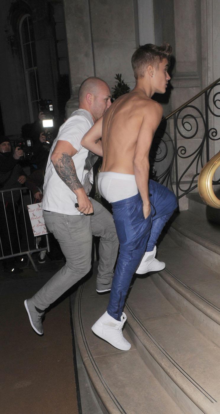 JUSTIN BIEBER : Mais que fait la fashion police ?