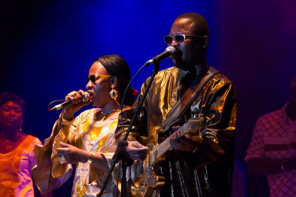 Amadou & Mariam en concert à Dakar