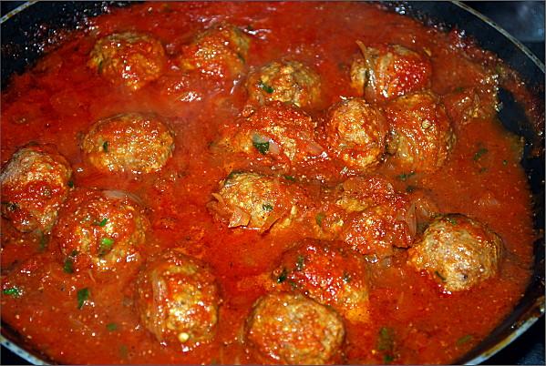 Boulettes de viande a la sauce tomate