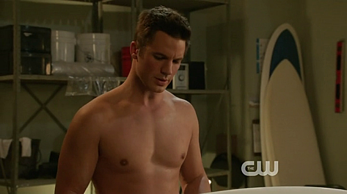 90210-matt-lanter-shirtless.png