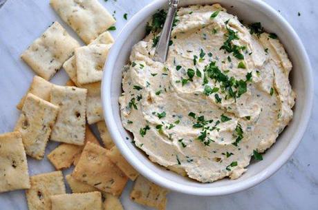 15 Recettes à Base de Guinness pour Fêter l’Irlande & la Saint Patrick ! Cheddar and Guinness dip