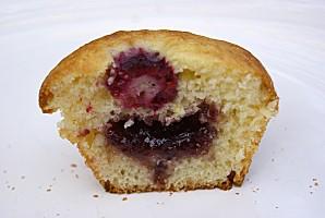 gâteau yaourt_muffins_coeur confiture_fourré_framboise_petits gâteaux.JPG